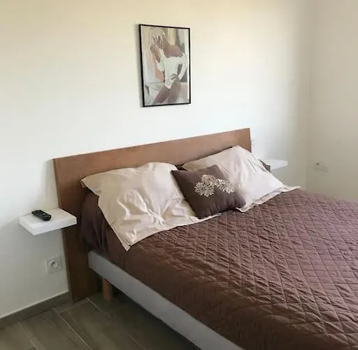 F4 Pour 6 Personnes Апартаменты Аяччо