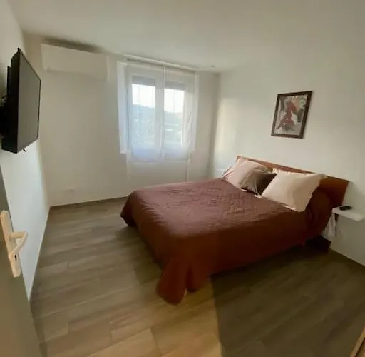 F4 Pour 6 Personnes Аяччо