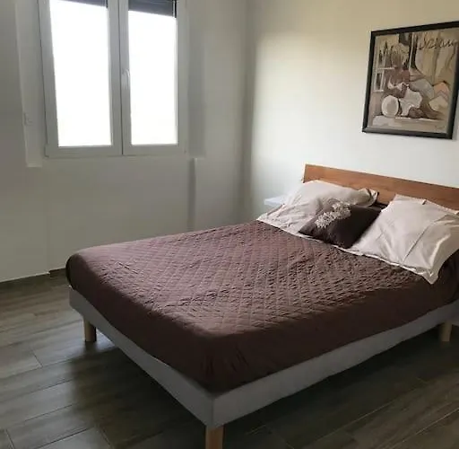 F4 Pour 6 Personnes Апартаменты *